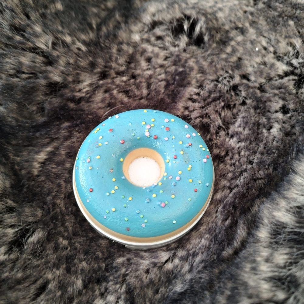 Blueberry crush donut eyeshadow Palette - Picture 2 of 3
